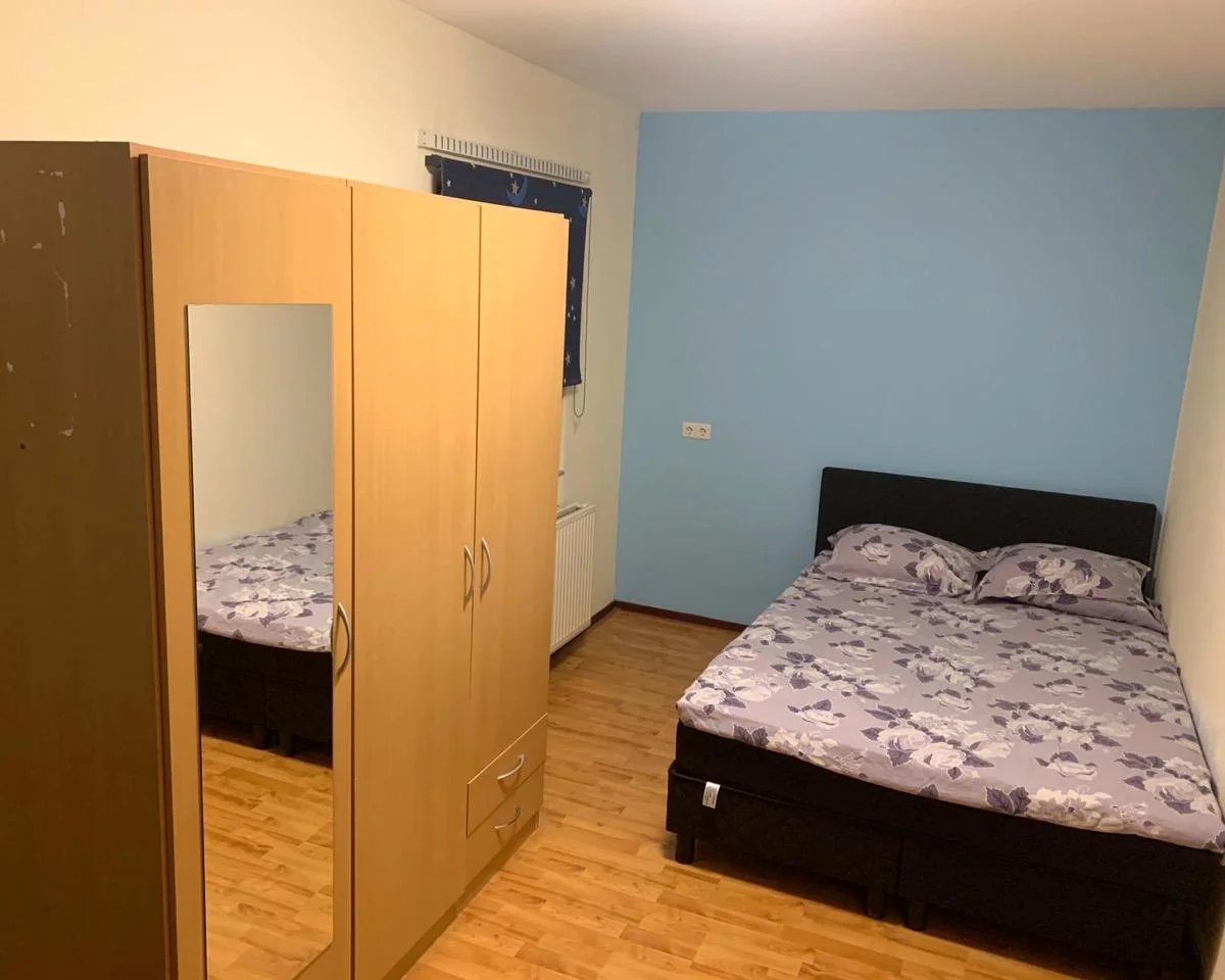 geblurde versie van de foto als achtergrond