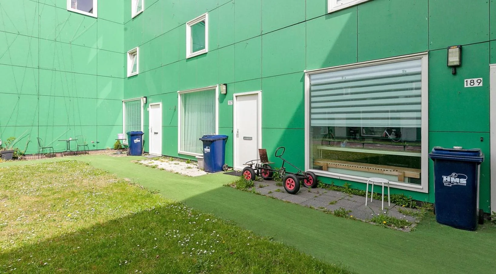 geblurde versie van de foto als achtergrond