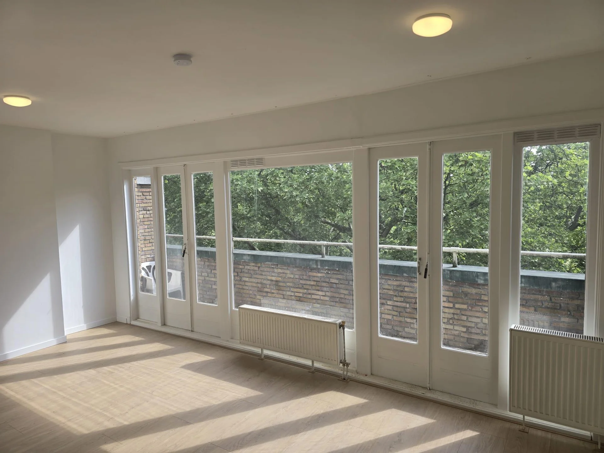 geblurde versie van de foto als achtergrond