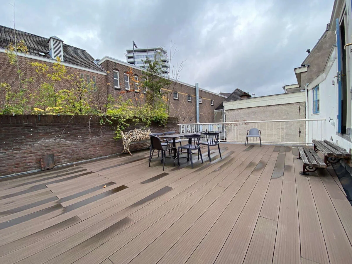 geblurde versie van de foto als achtergrond