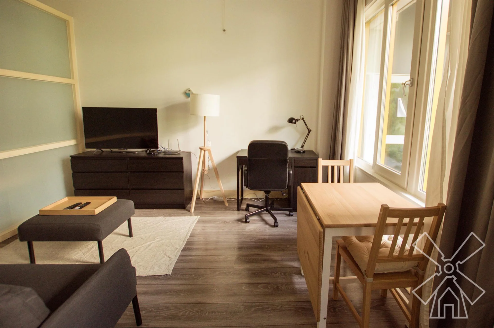 geblurde versie van de foto als achtergrond