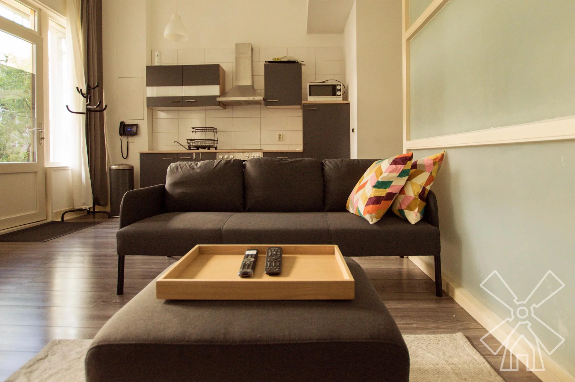 geblurde versie van de foto als achtergrond