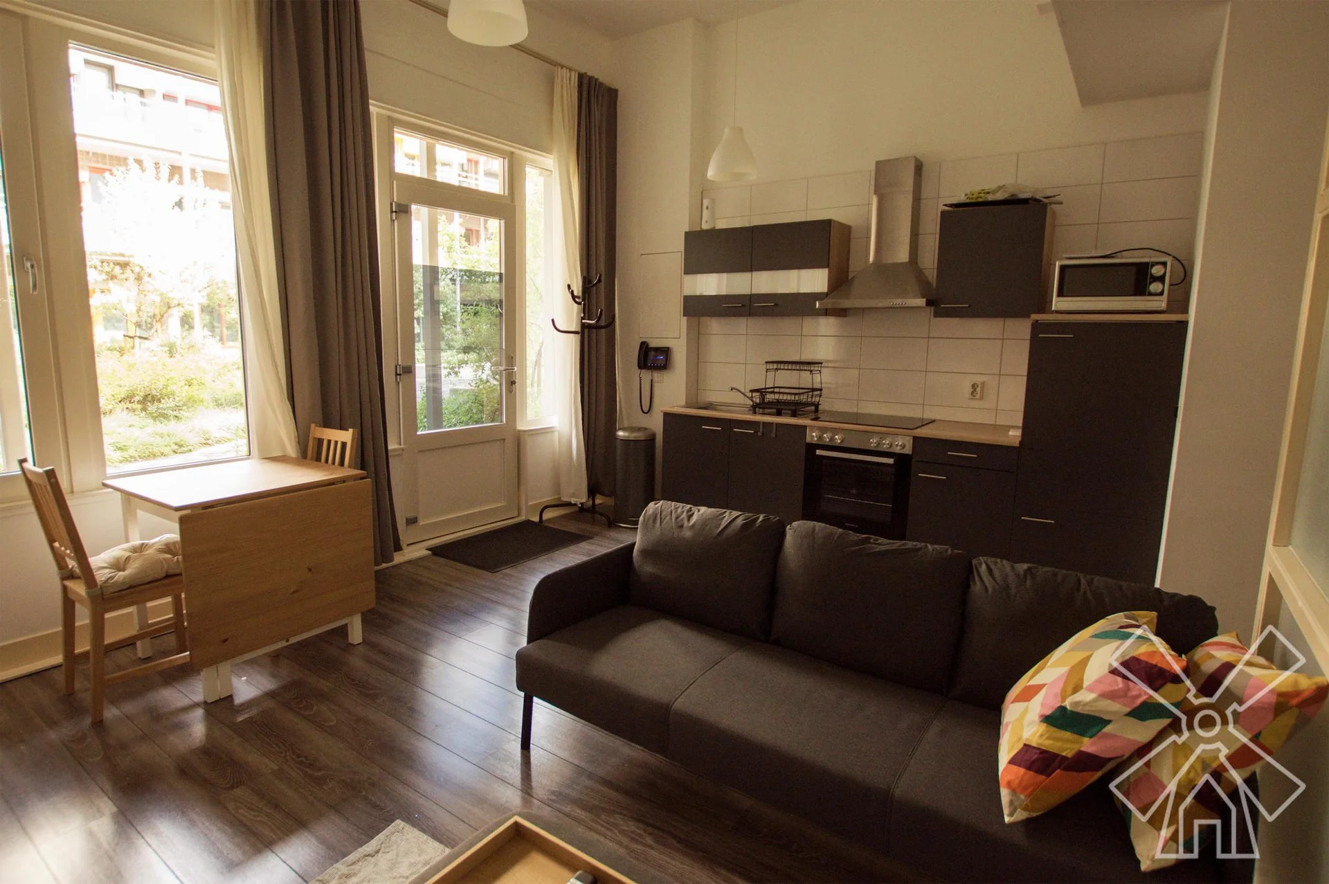 geblurde versie van de foto als achtergrond