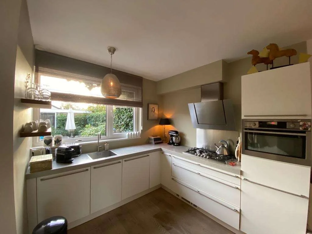 geblurde versie van de foto als achtergrond