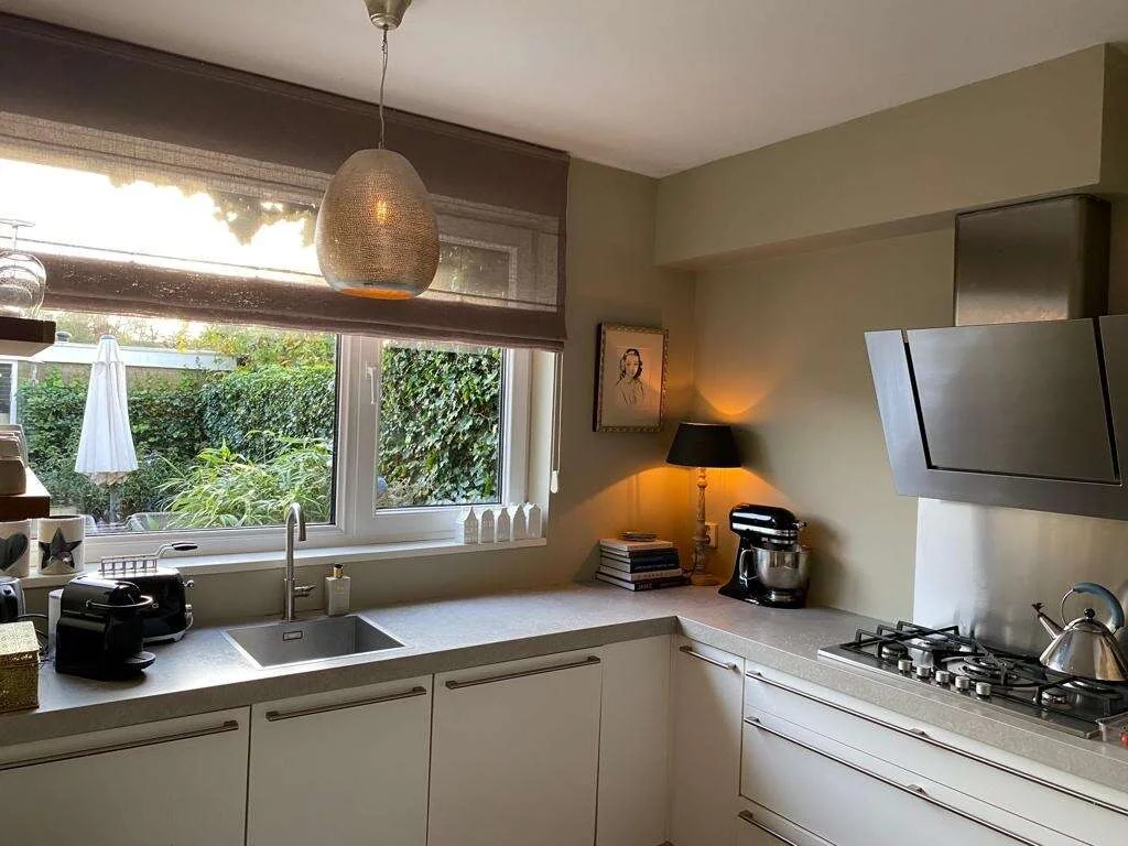 geblurde versie van de foto als achtergrond