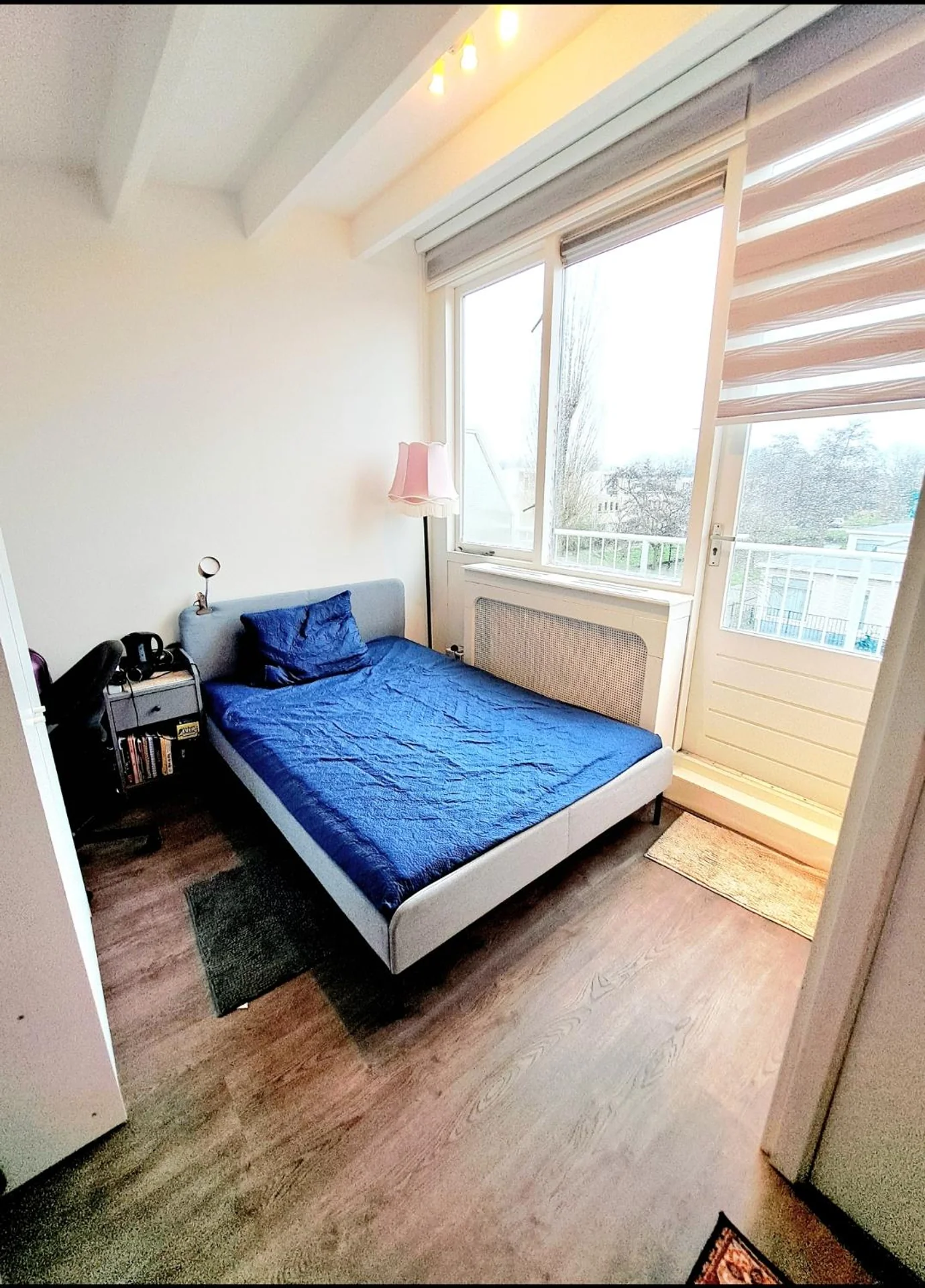 geblurde versie van de foto als achtergrond