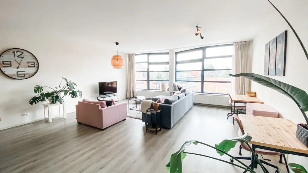 geblurde versie van de foto als achtergrond