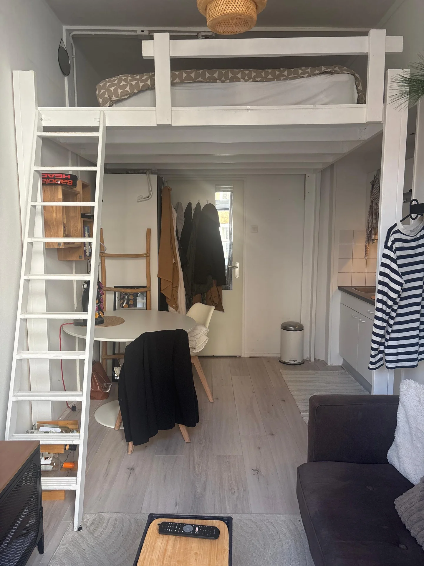 geblurde versie van de foto als achtergrond