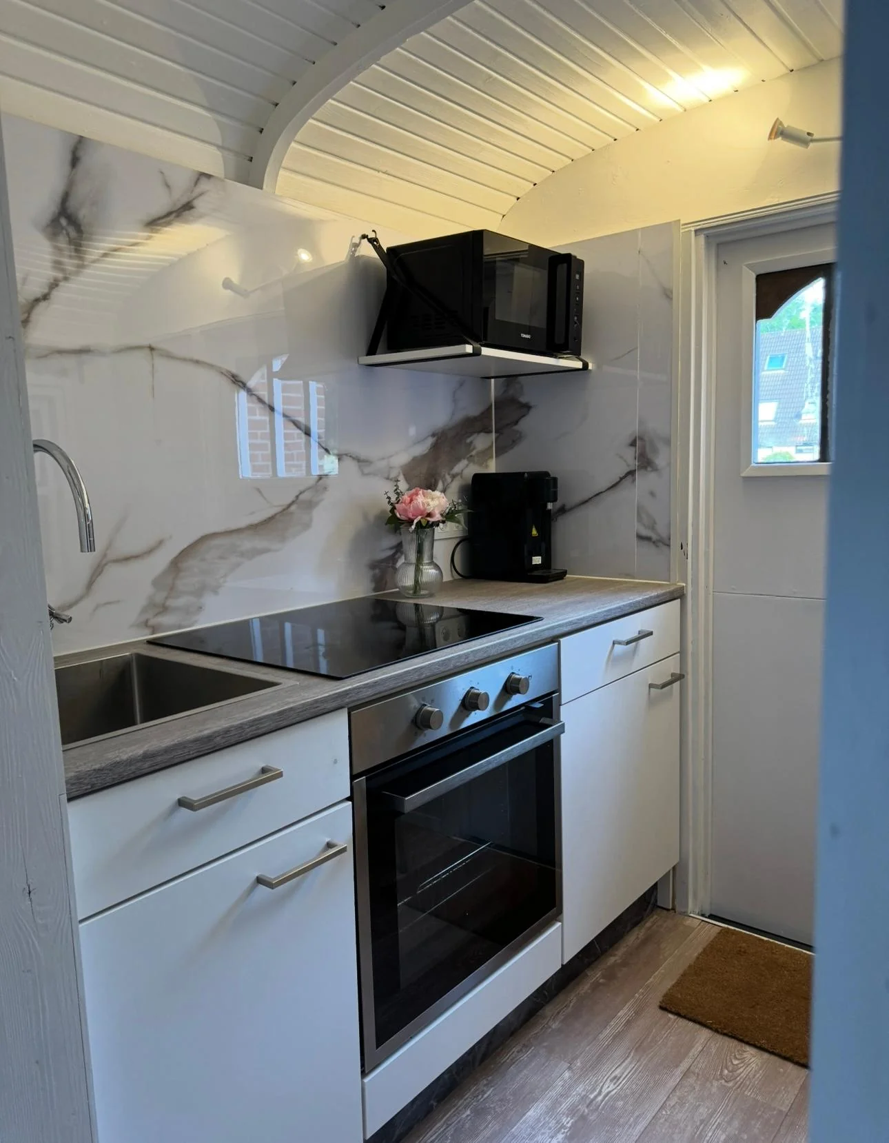 geblurde versie van de foto als achtergrond