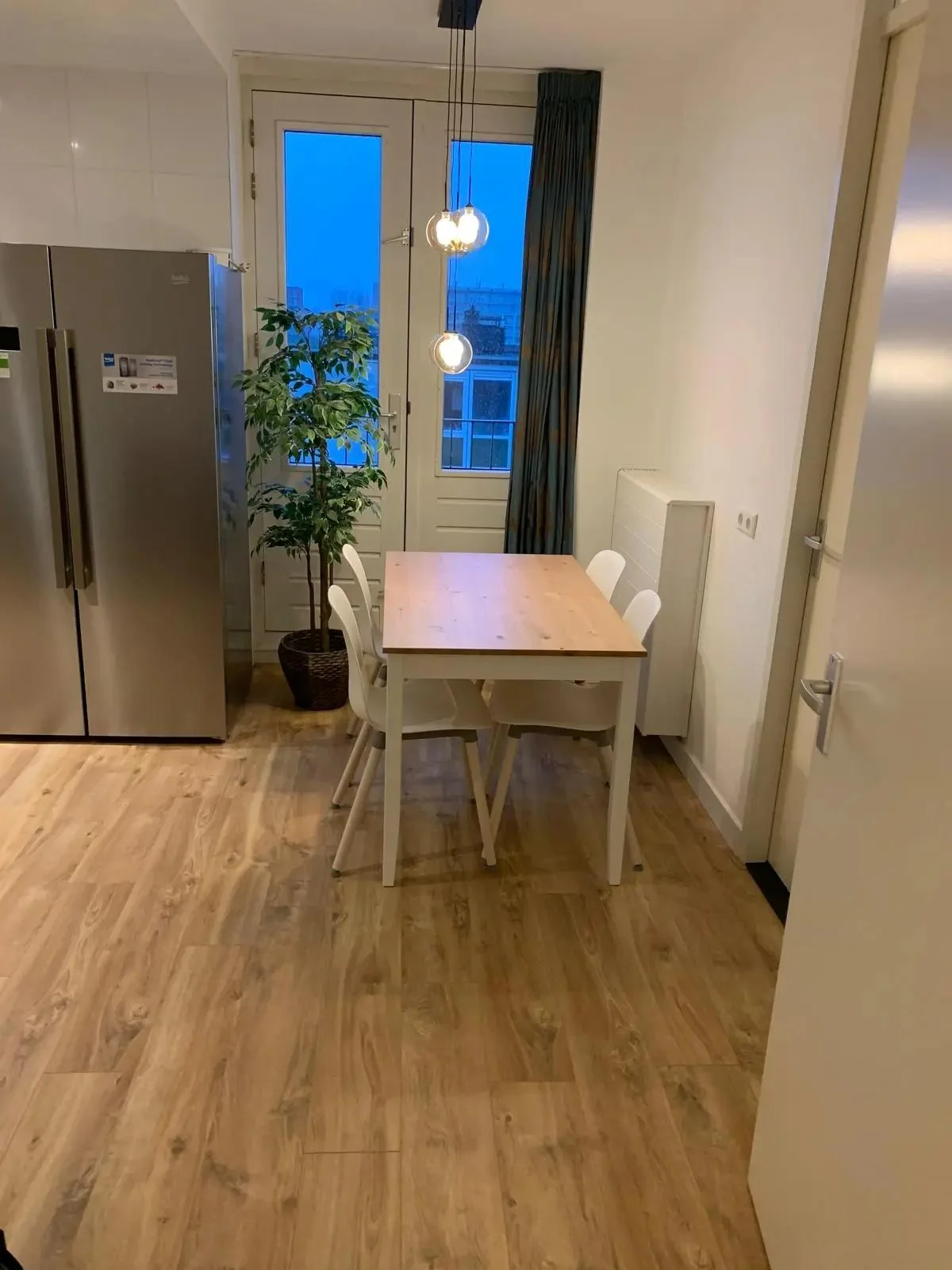 geblurde versie van de foto als achtergrond