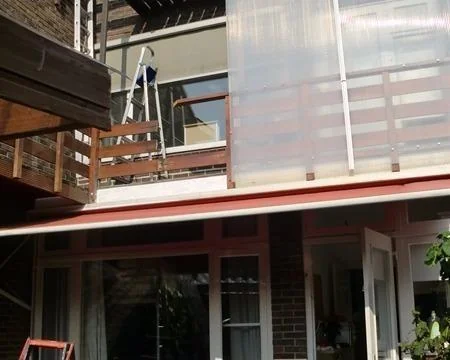 geblurde versie van de foto als achtergrond