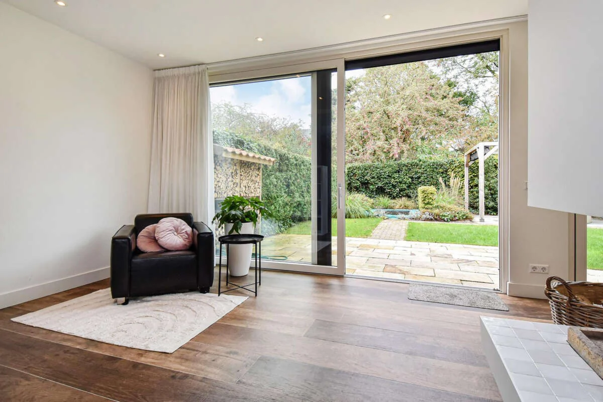 geblurde versie van de foto als achtergrond