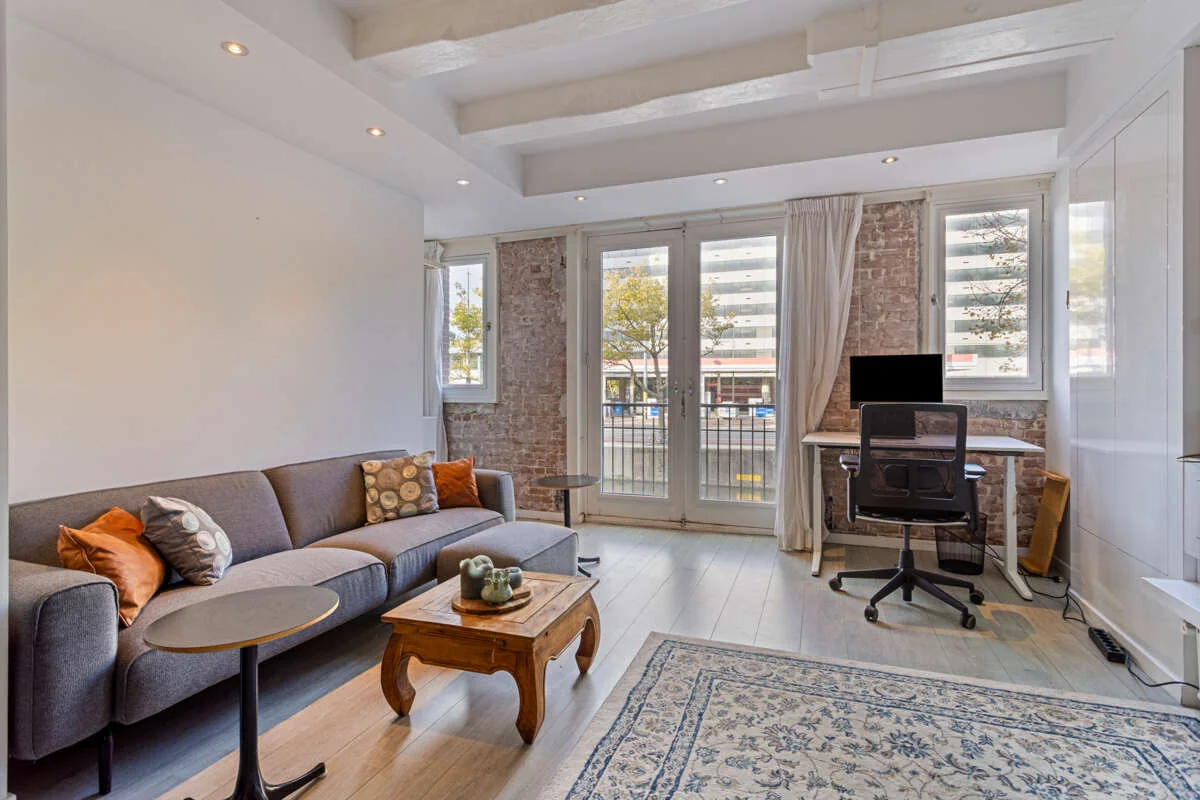 geblurde versie van de foto als achtergrond