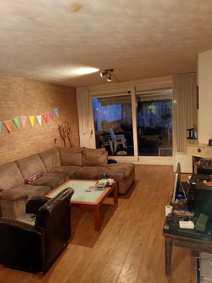 geblurde versie van de foto als achtergrond