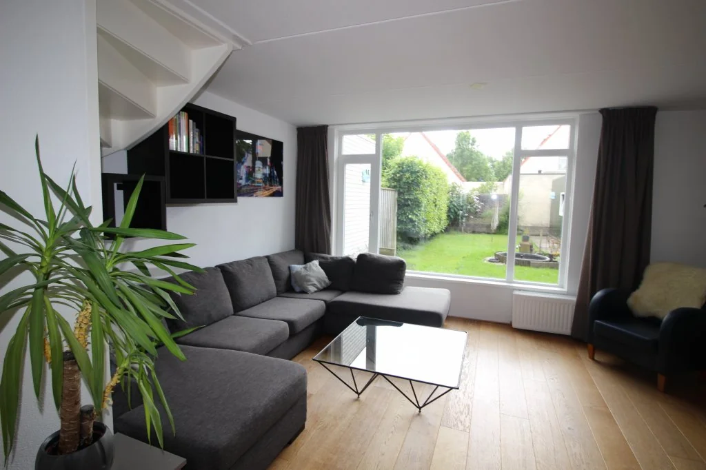 geblurde versie van de foto als achtergrond