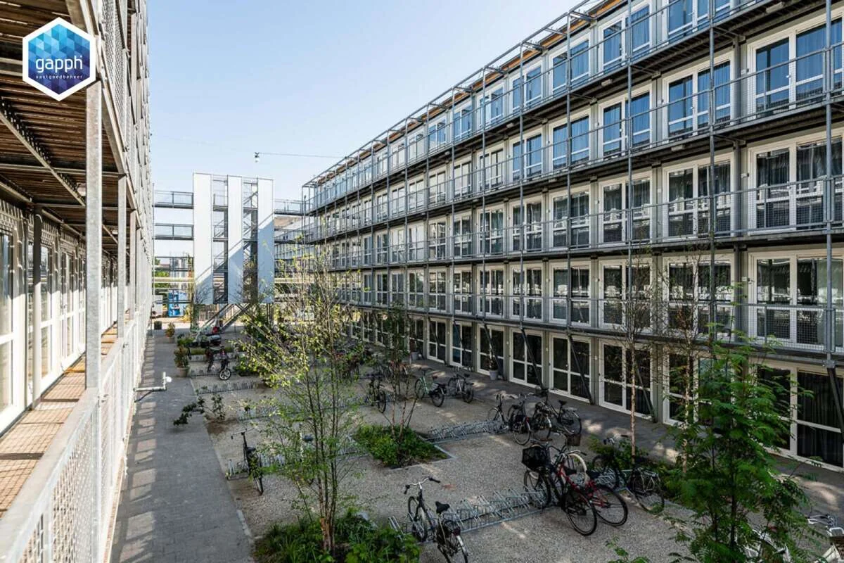 geblurde versie van de foto als achtergrond