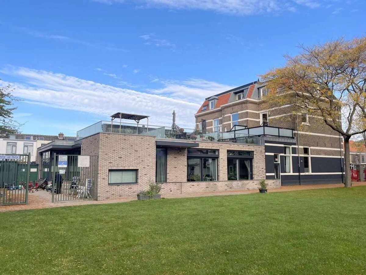 geblurde versie van de foto als achtergrond