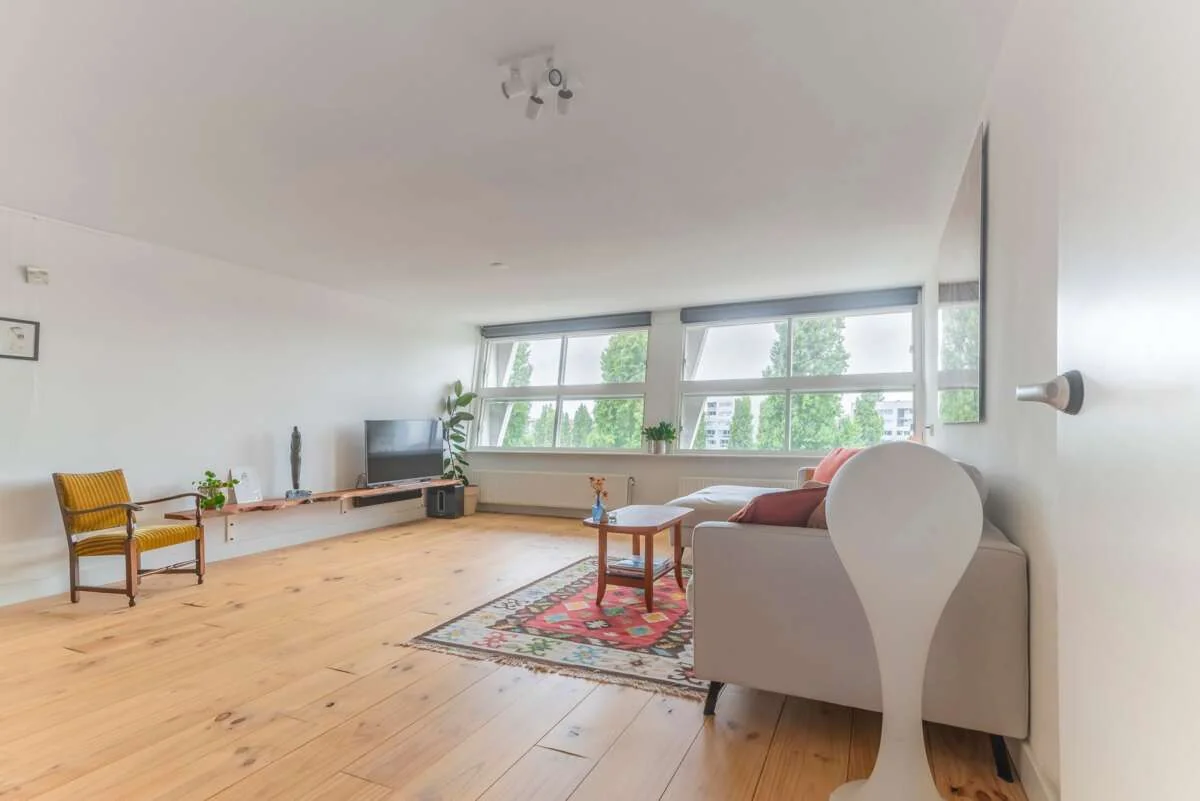 geblurde versie van de foto als achtergrond