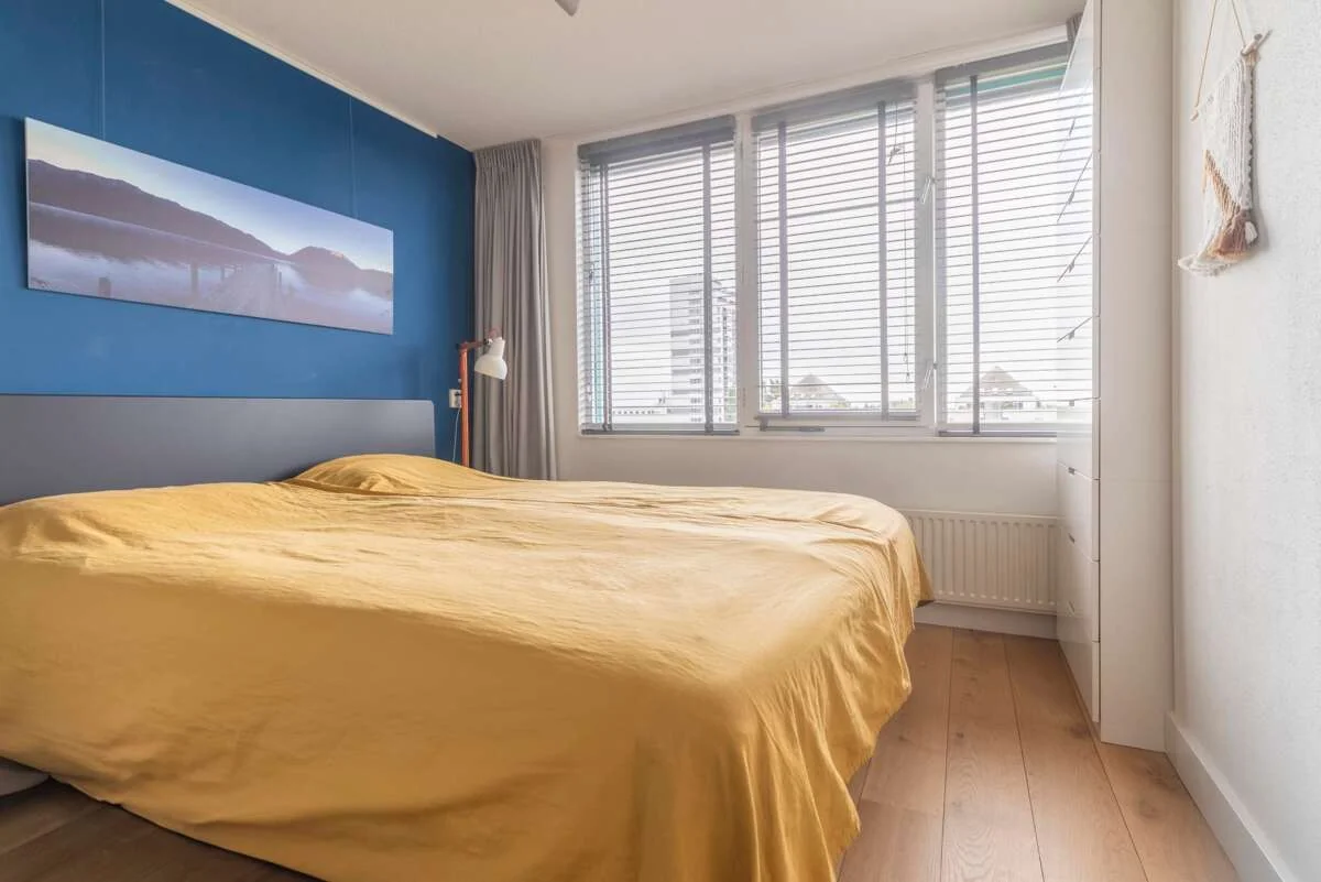 geblurde versie van de foto als achtergrond