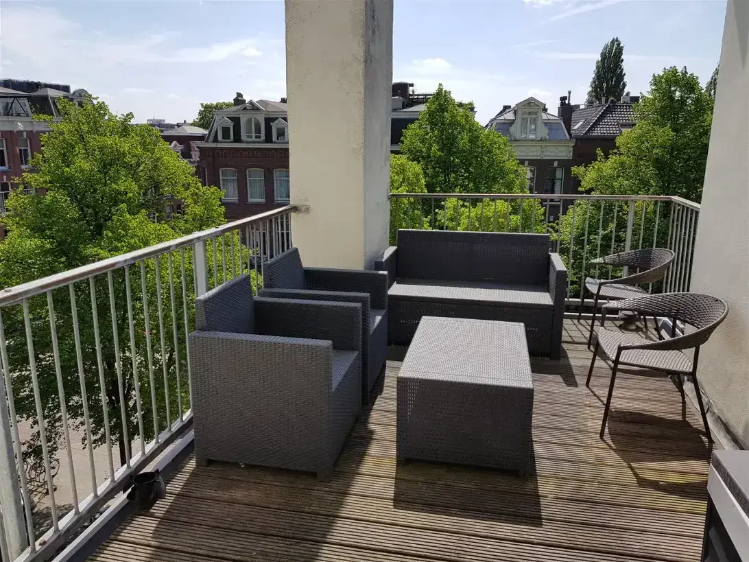 geblurde versie van de foto als achtergrond