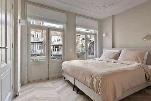 geblurde versie van de foto als achtergrond