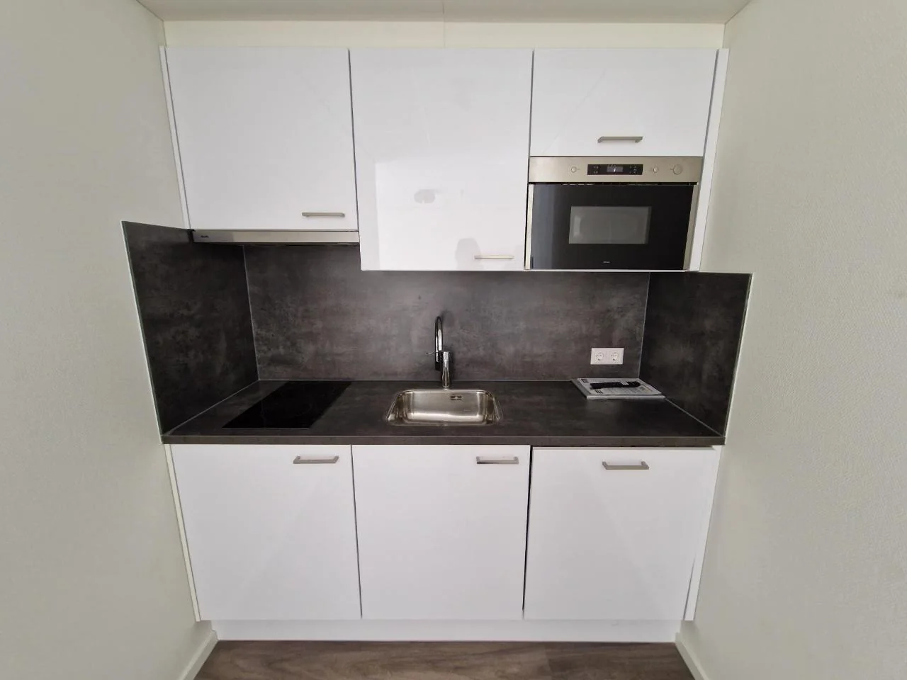 geblurde versie van de foto als achtergrond