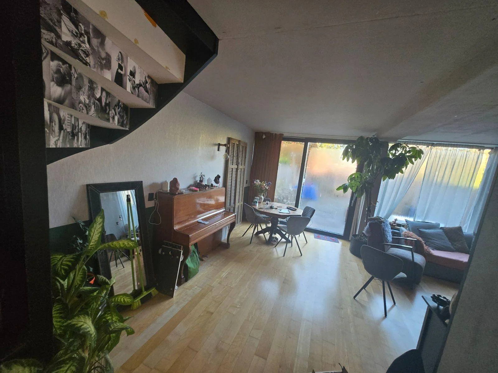 geblurde versie van de foto als achtergrond