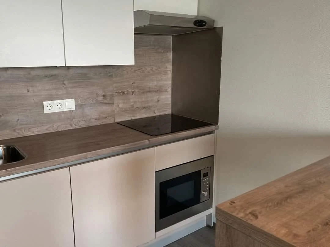 geblurde versie van de foto als achtergrond