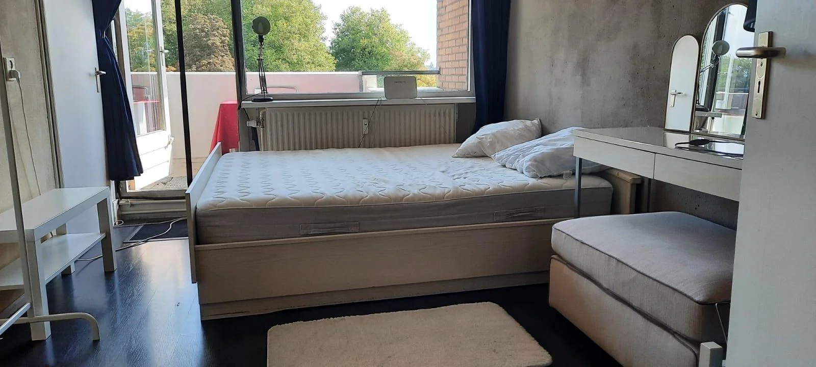 geblurde versie van de foto als achtergrond