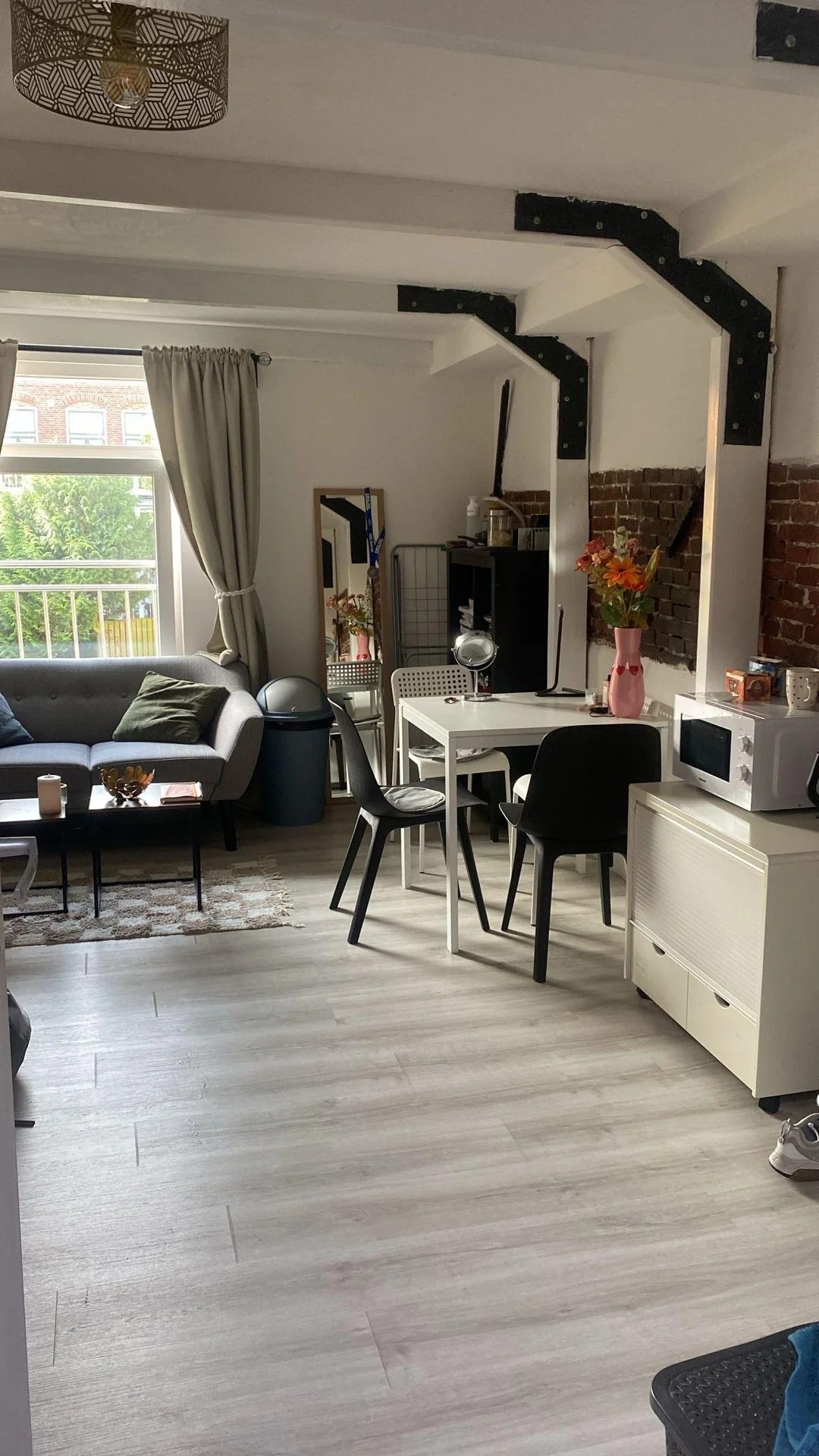 geblurde versie van de foto als achtergrond