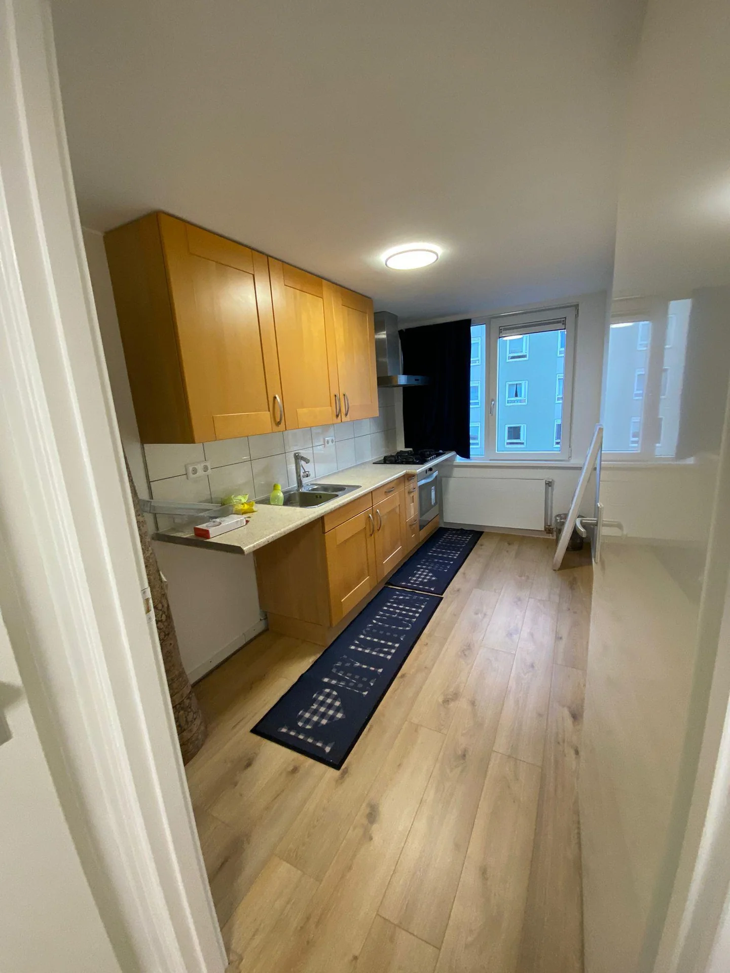 geblurde versie van de foto als achtergrond