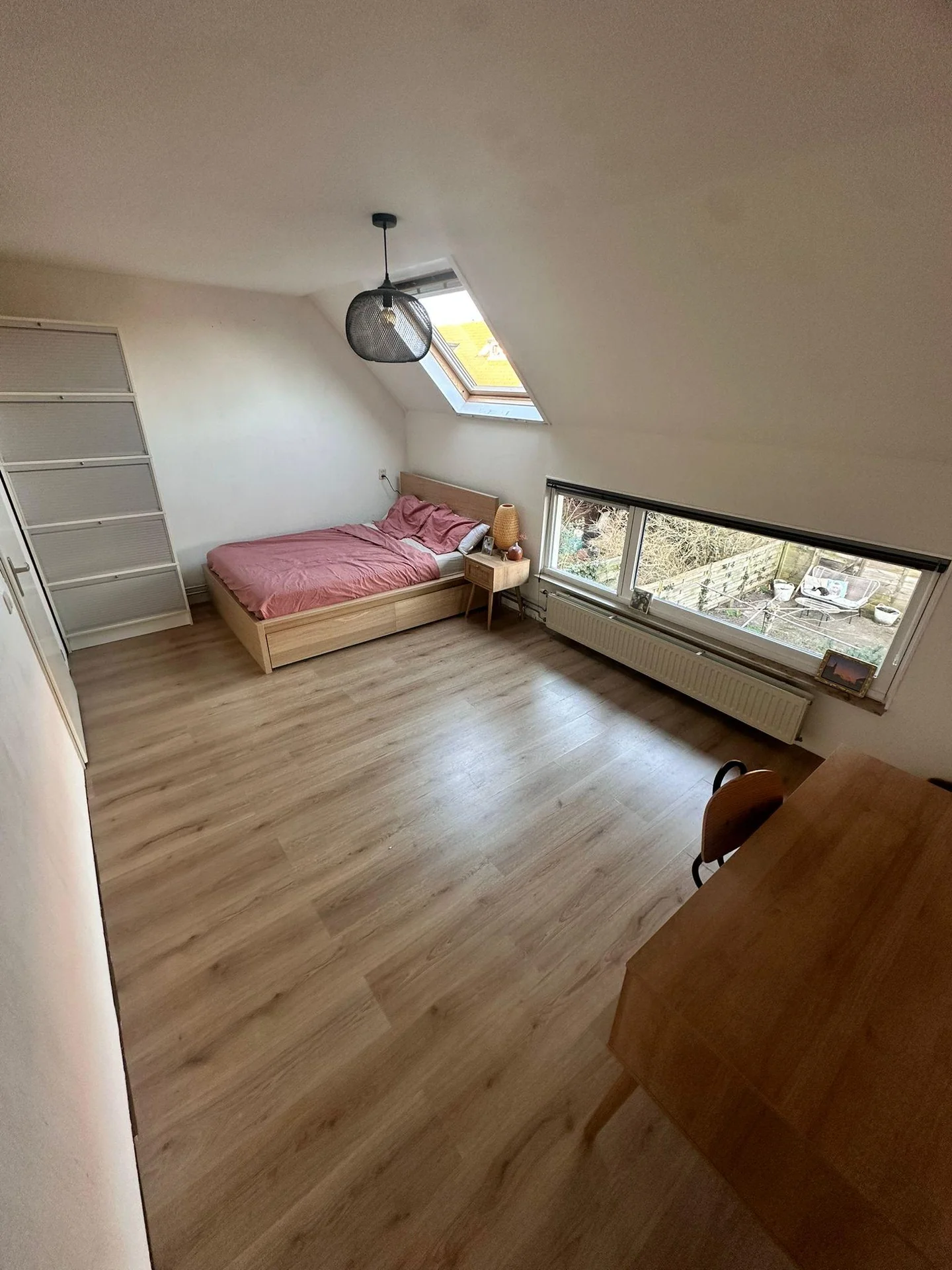 geblurde versie van de foto als achtergrond