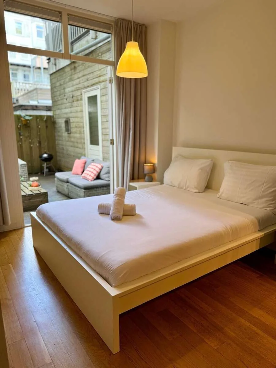 geblurde versie van de foto als achtergrond