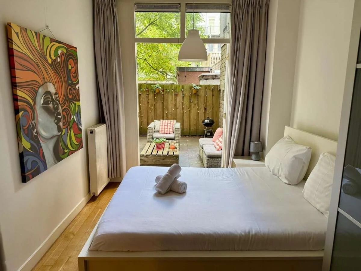 geblurde versie van de foto als achtergrond