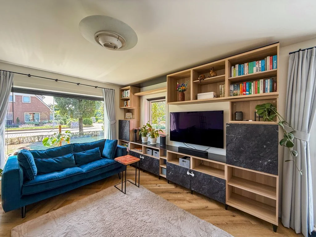 geblurde versie van de foto als achtergrond