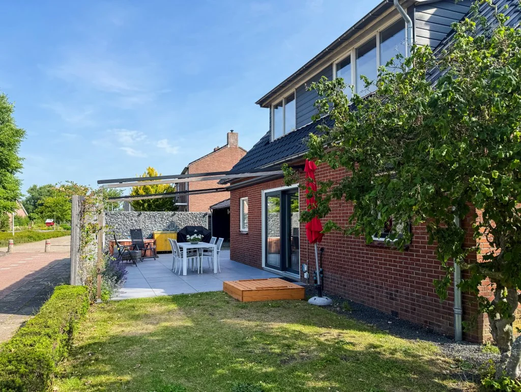 geblurde versie van de foto als achtergrond