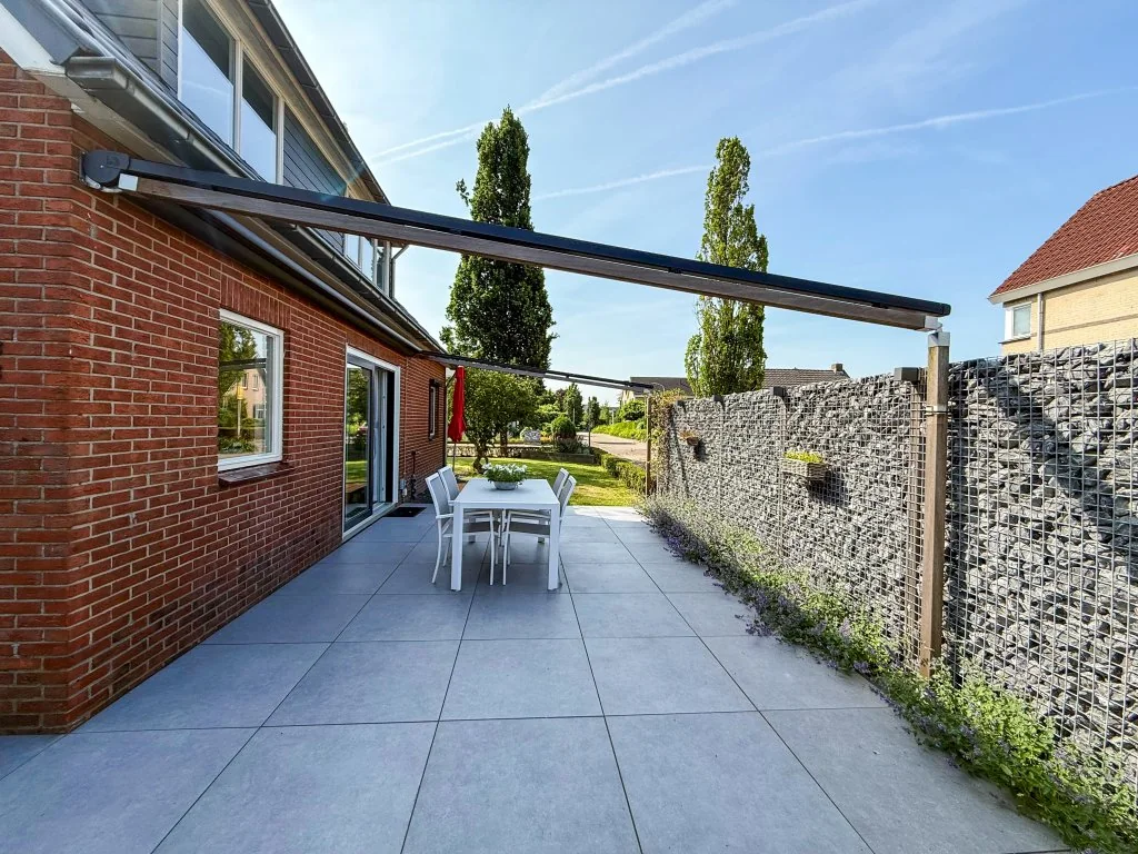 geblurde versie van de foto als achtergrond