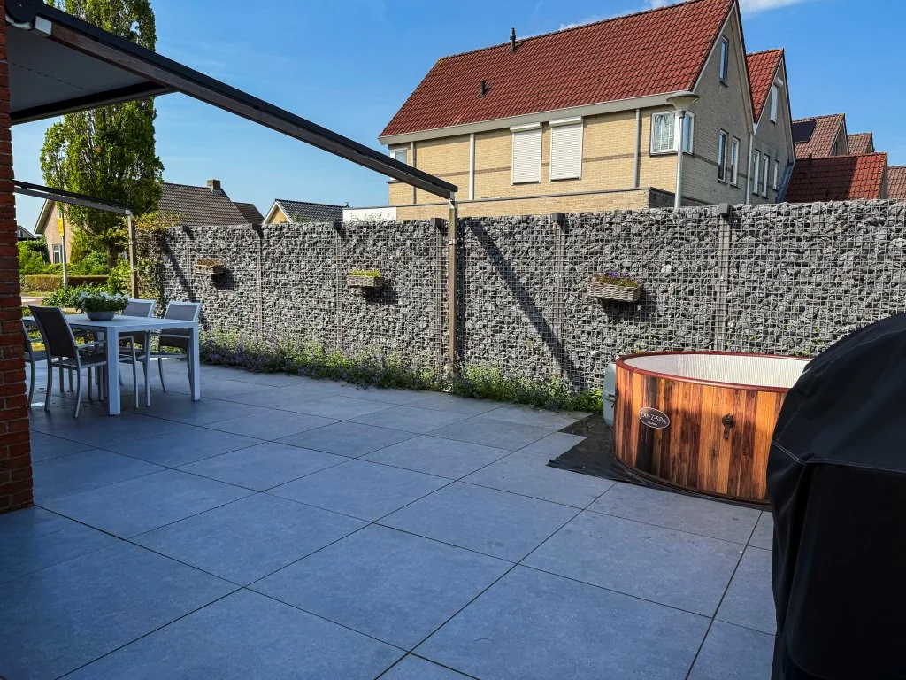 geblurde versie van de foto als achtergrond