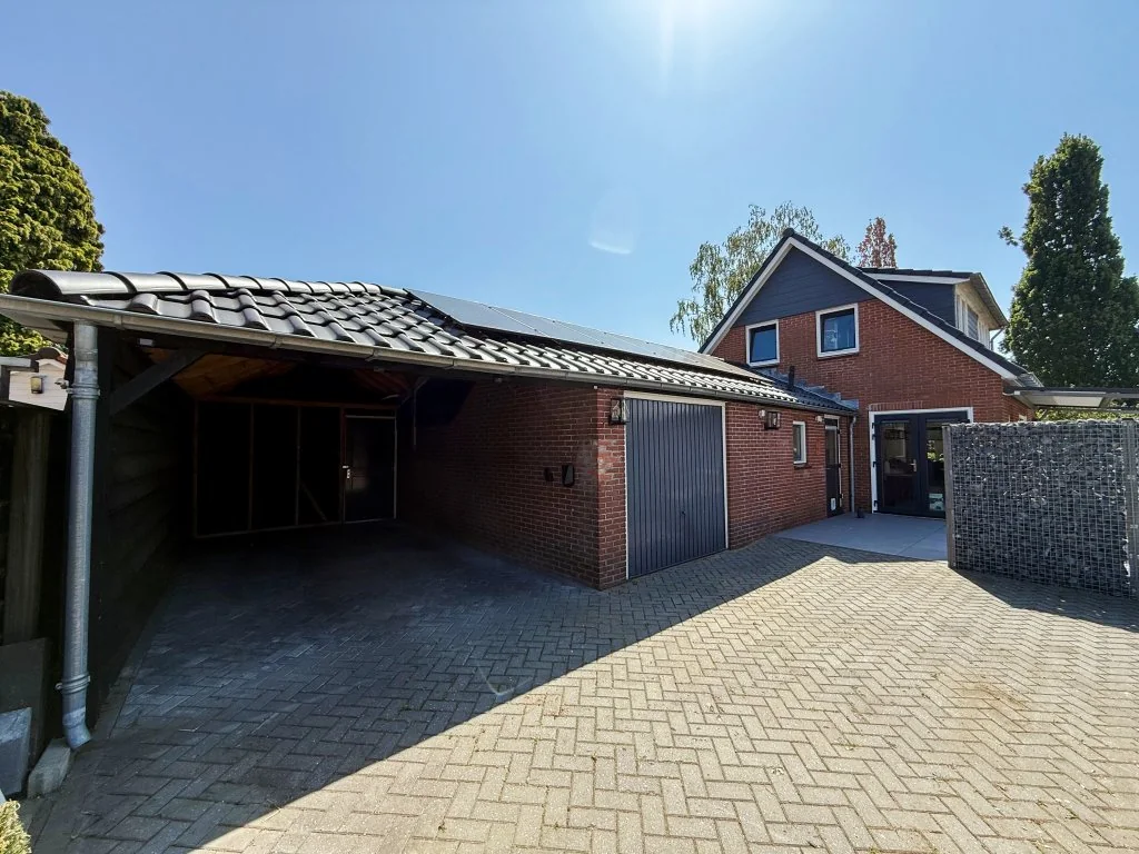 geblurde versie van de foto als achtergrond