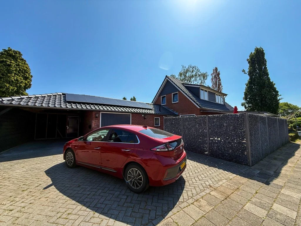 geblurde versie van de foto als achtergrond