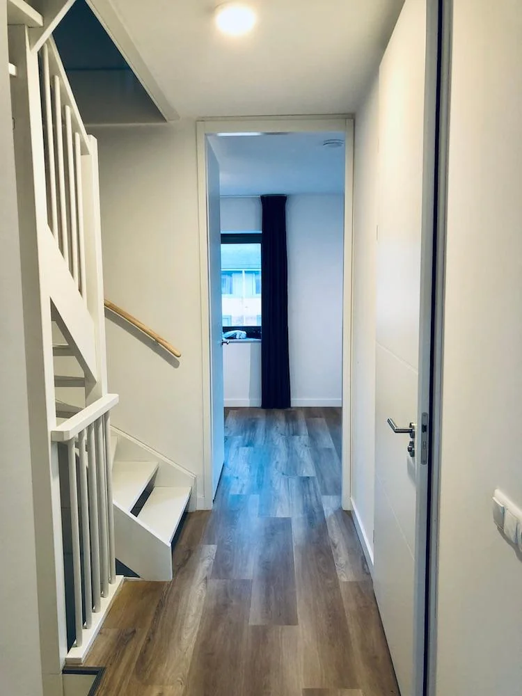 geblurde versie van de foto als achtergrond