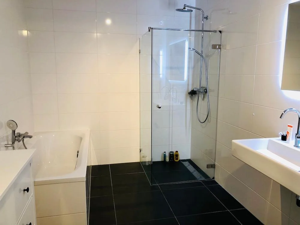 geblurde versie van de foto als achtergrond