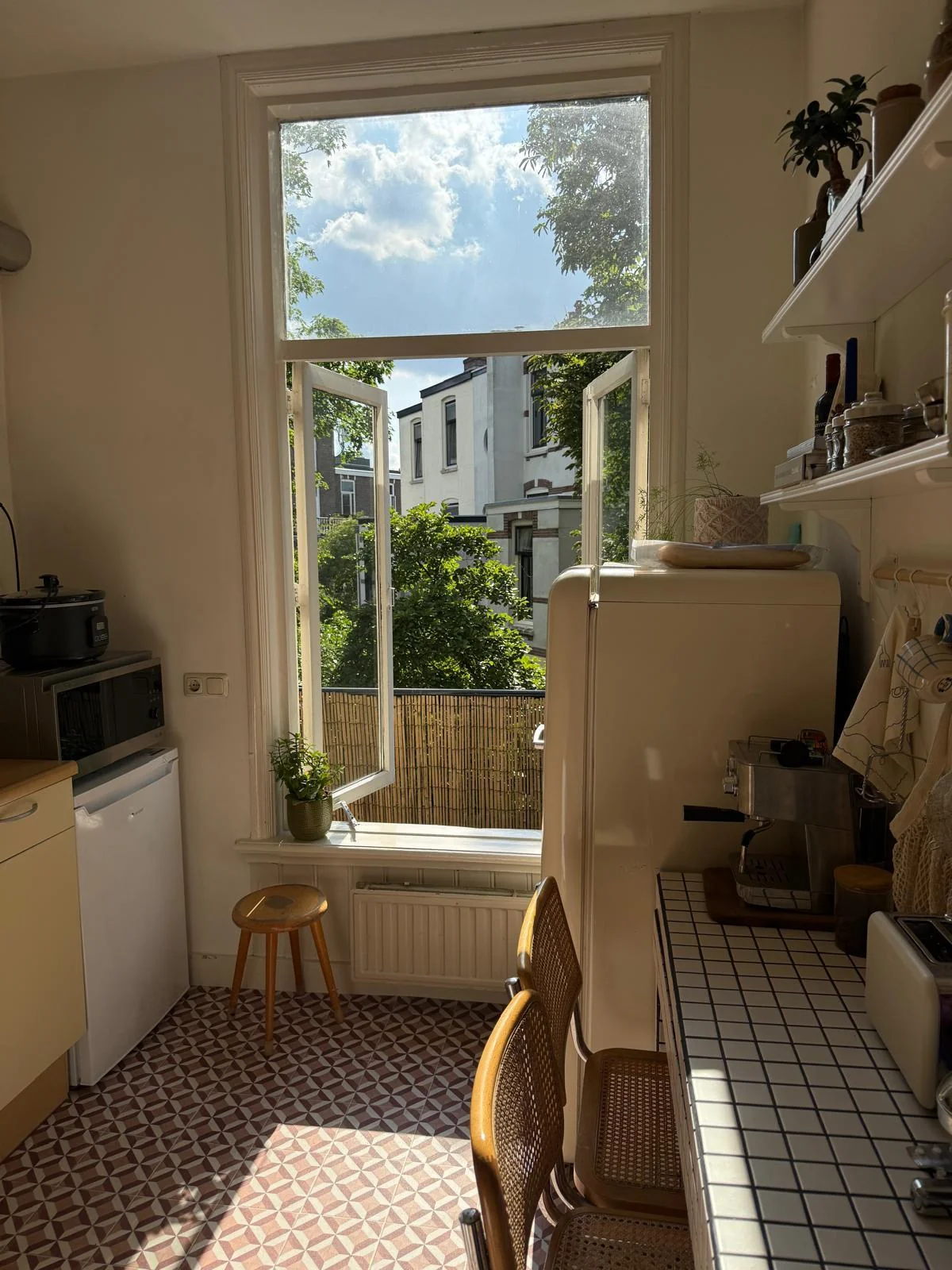 geblurde versie van de foto als achtergrond