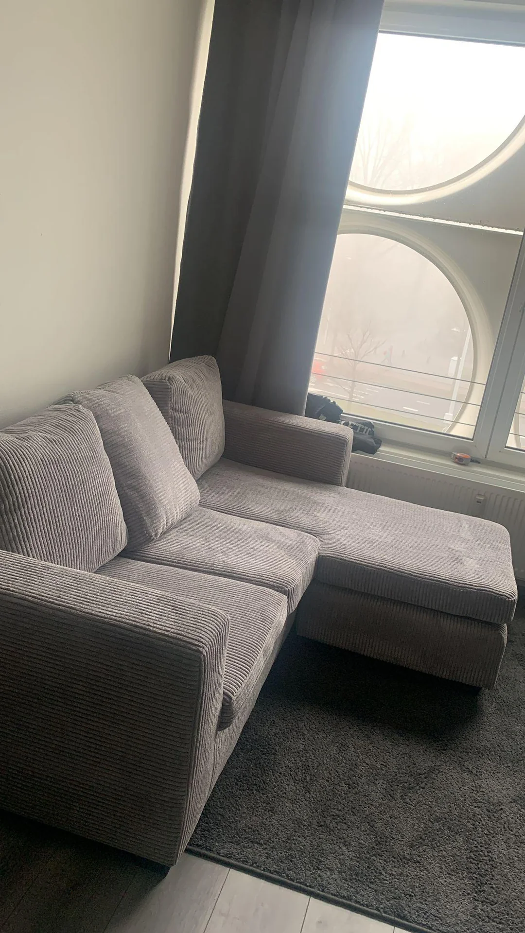 geblurde versie van de foto als achtergrond