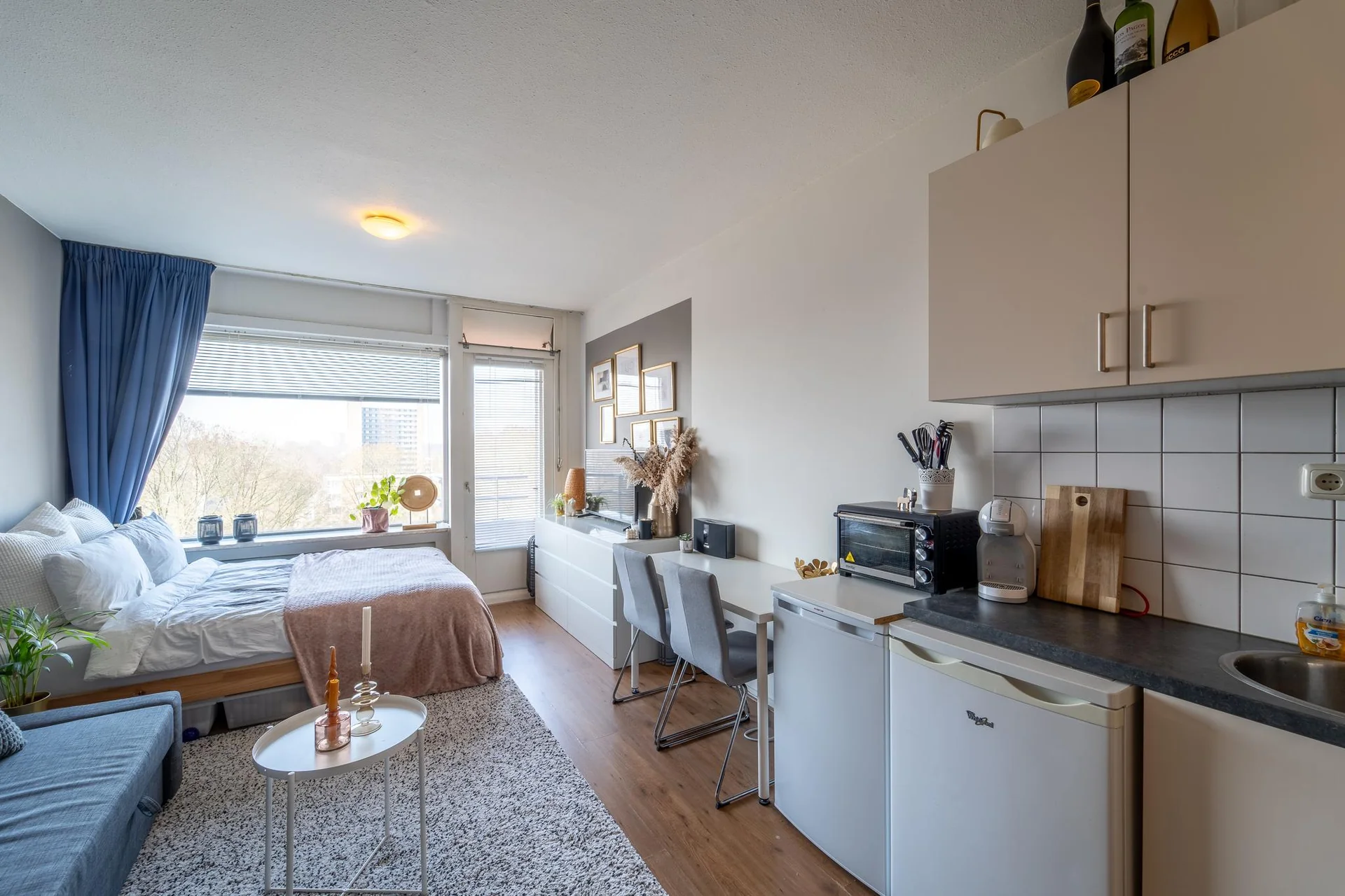 geblurde versie van de foto als achtergrond