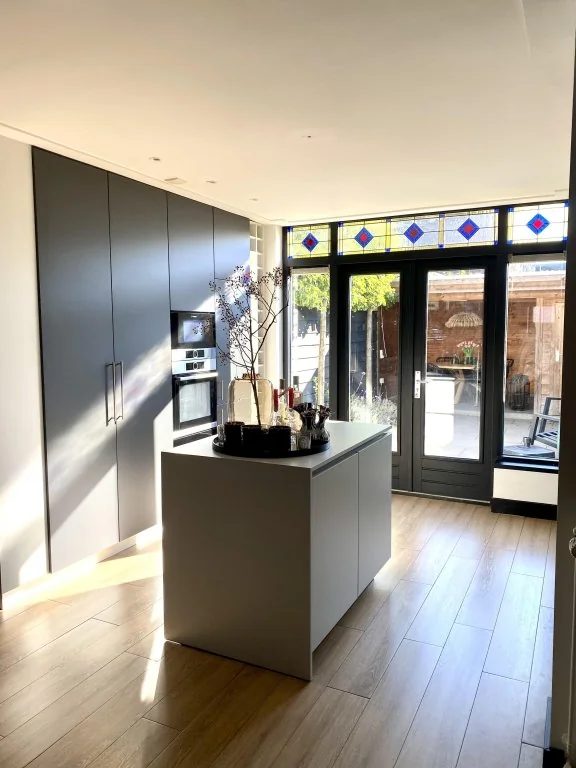 geblurde versie van de foto als achtergrond