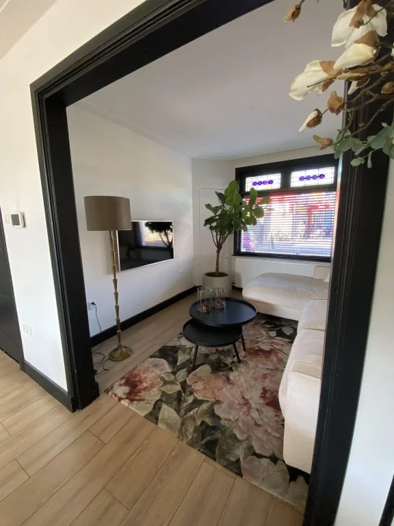 geblurde versie van de foto als achtergrond