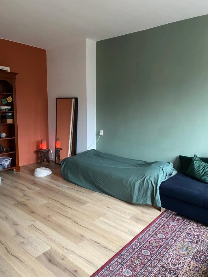 geblurde versie van de foto als achtergrond