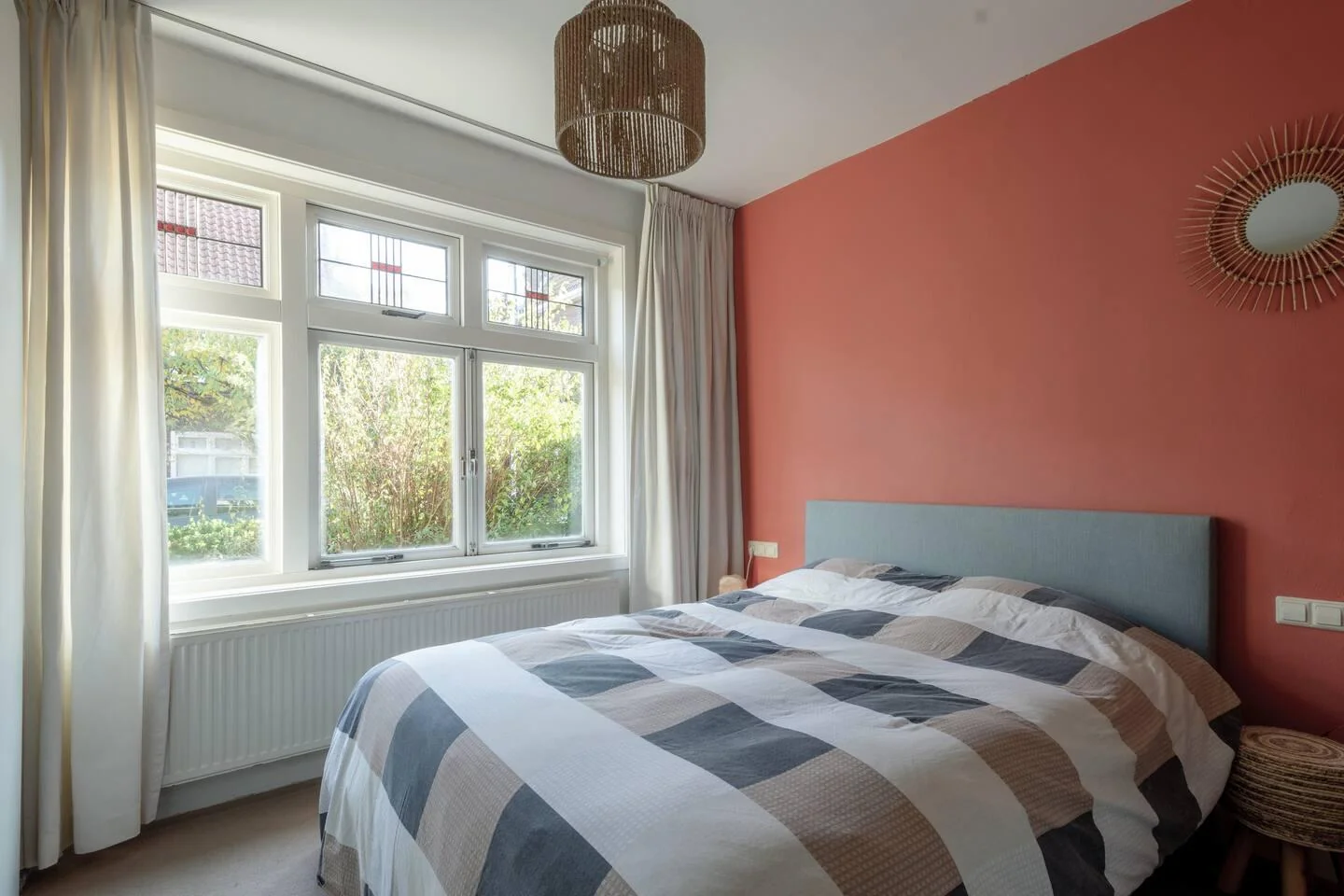 geblurde versie van de foto als achtergrond