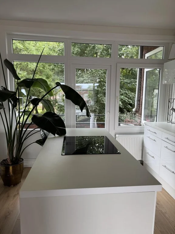 geblurde versie van de foto als achtergrond